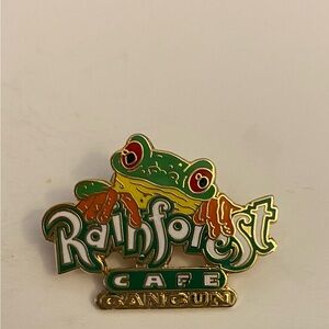 RAINFOREST Cafe Cancun lapel pin